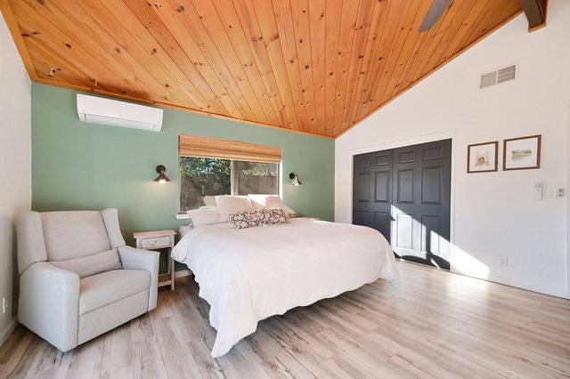 1345 Live Oak Ln, Auburn, CA 95603