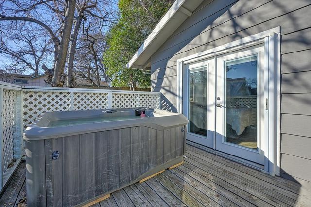 1345 Live Oak Ln, Auburn, CA 95603