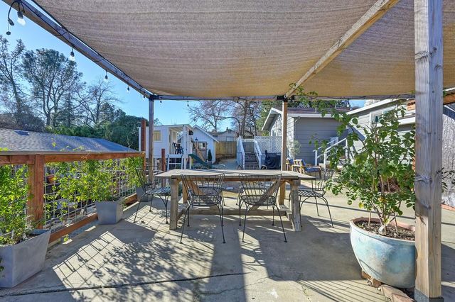 1345 Live Oak Ln, Auburn, CA 95603