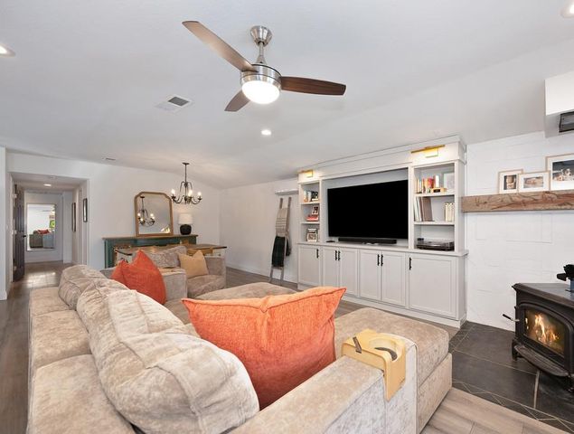 1345 Live Oak Ln, Auburn, CA 95603