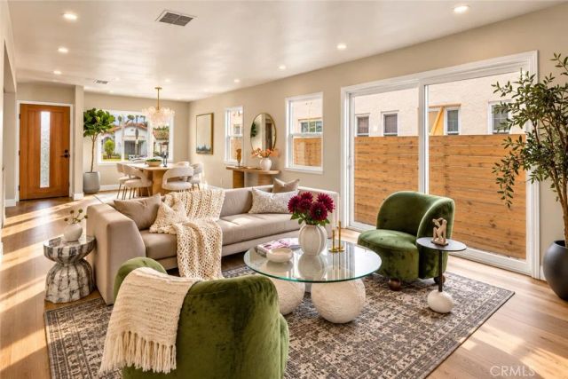 1744 S Genesee Ave, Los Angeles, CA 90019