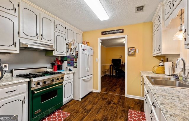 105 Meadow Springs Court, Locust Grove, GA 30248
