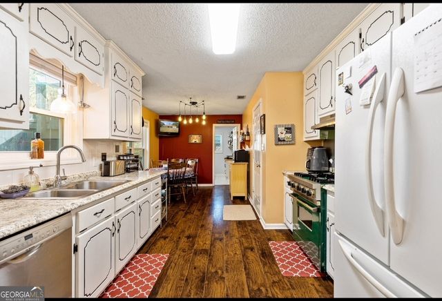 105 Meadow Springs Court, Locust Grove, GA 30248