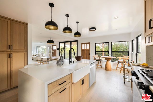 3744 Vineland Avenue, Studio City (los Angeles), CA 91604