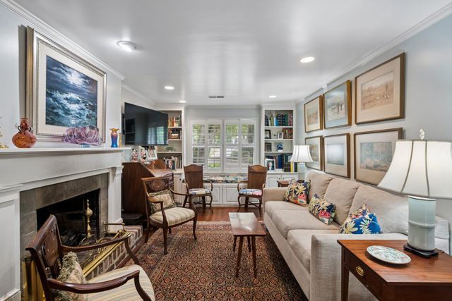 114 Live Oak Drive, Mount Pleasant, SC 29464