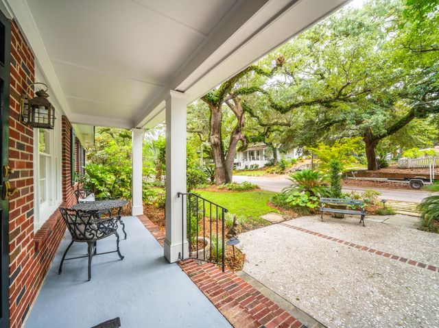 114 Live Oak Drive, Mount Pleasant, SC 29464