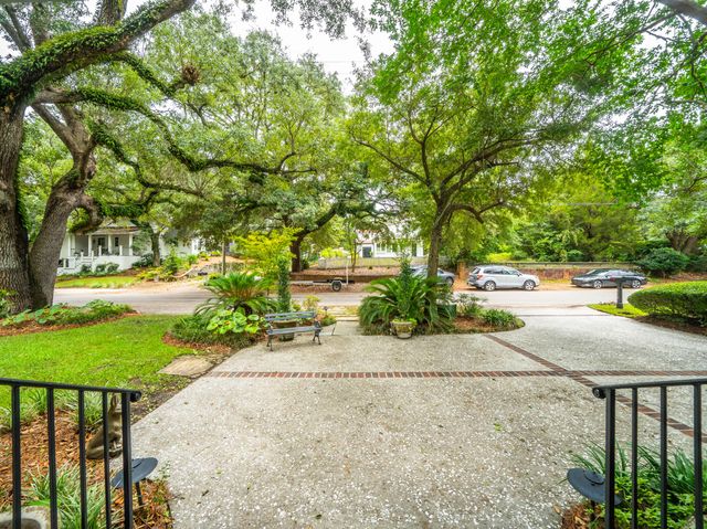 114 Live Oak Drive, Mount Pleasant, SC 29464
