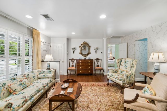 114 Live Oak Drive, Mount Pleasant, SC 29464