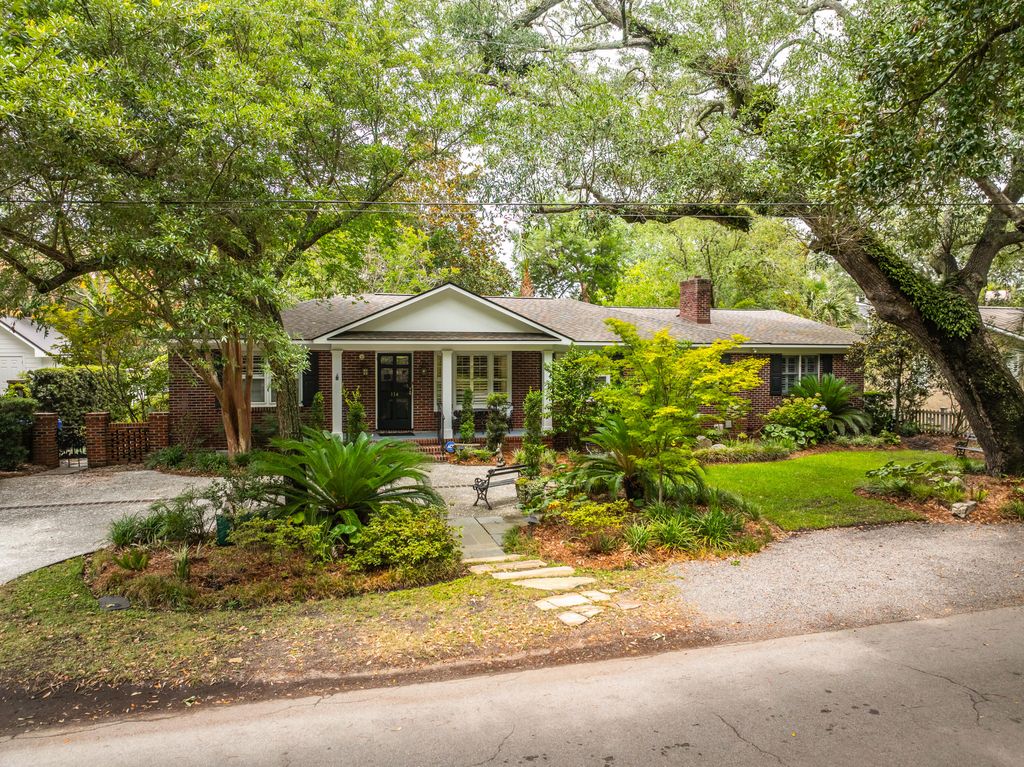 114 Live Oak Drive, Mount Pleasant, SC 29464
