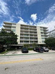 9500 W Bay Harbor Drive 6A, Bay Harbor Islands, FL 33154