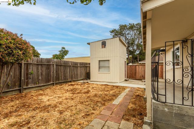 844 37Th St, Richmond, CA 94805