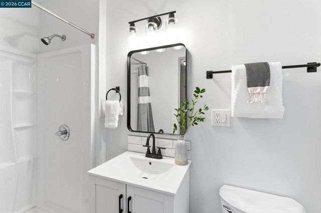 2142 2142 Grant St, Concord, CA 94520