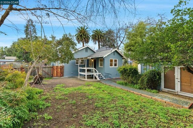 2142 2142 Grant St, Concord, CA 94520