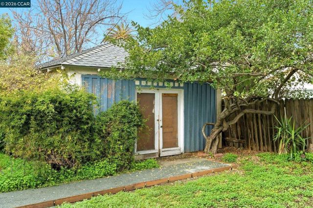 2142 2142 Grant St, Concord, CA 94520