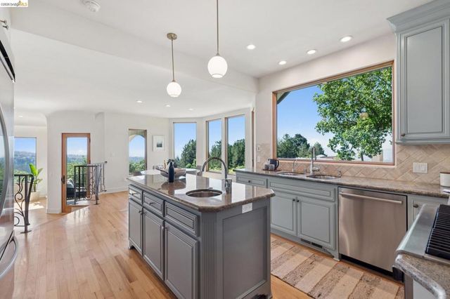 7101 Marlborough Terrace, Berkeley, CA 94705