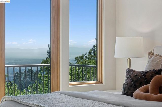 7101 Marlborough Terrace, Berkeley, CA 94705