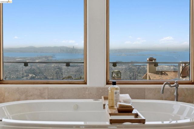 7101 Marlborough Terrace, Berkeley, CA 94705