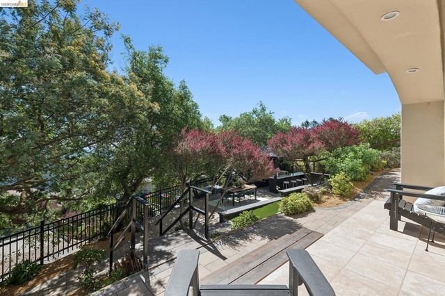 7101 Marlborough Terrace, Berkeley, CA 94705