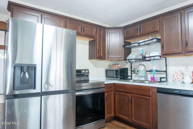 37 Chiswell Street, Schenectady, NY 12304