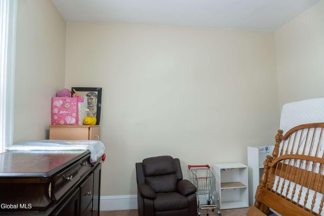 37 Chiswell Street, Schenectady, NY 12304