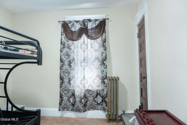 37 Chiswell Street, Schenectady, NY 12304