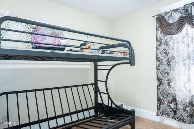 37 Chiswell Street, Schenectady, NY 12304