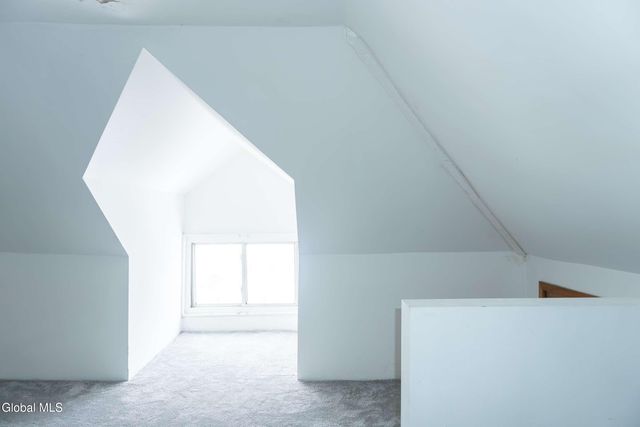 37 Chiswell Street, Schenectady, NY 12304