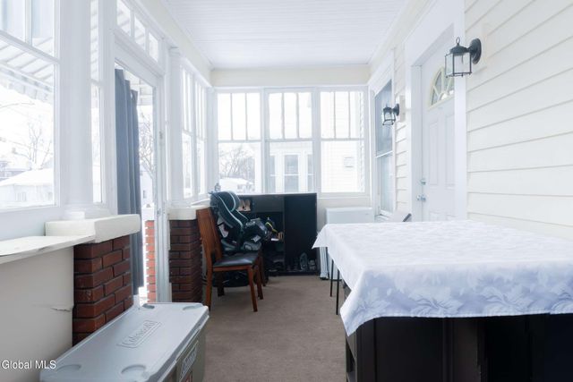 37 Chiswell Street, Schenectady, NY 12304