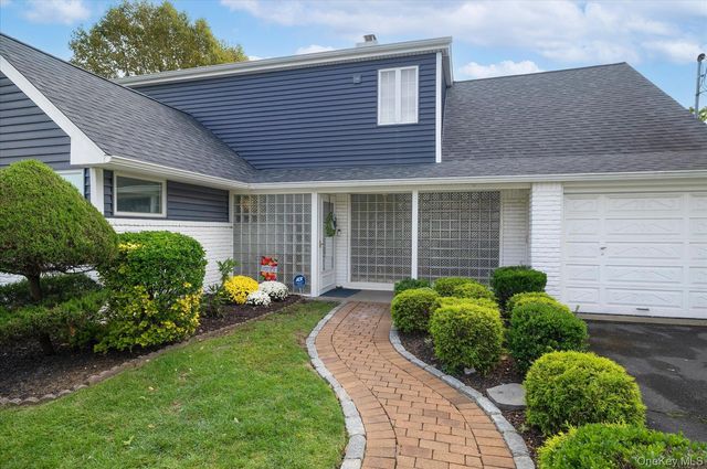 39 Cathay Road, East Rockaway, NY 11518