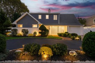 39 Cathay Road, East Rockaway, NY 11518