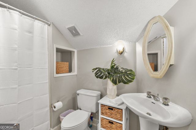 2 Rum Runners Alley, Savannah, GA 31411