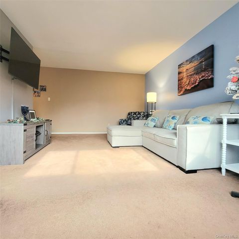 355 Route 111 6, Smithtown, NY 11787