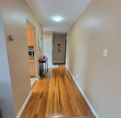 355 Route 111 6, Smithtown, NY 11787