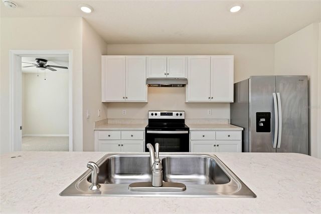 2725 DUMONT LANE, Tavares, FL 32778