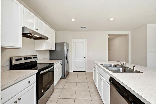 2725 DUMONT LANE, Tavares, FL 32778