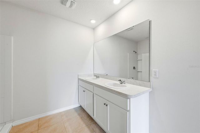 2725 DUMONT LANE, Tavares, FL 32778