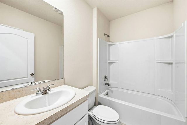 2725 DUMONT LANE, Tavares, FL 32778