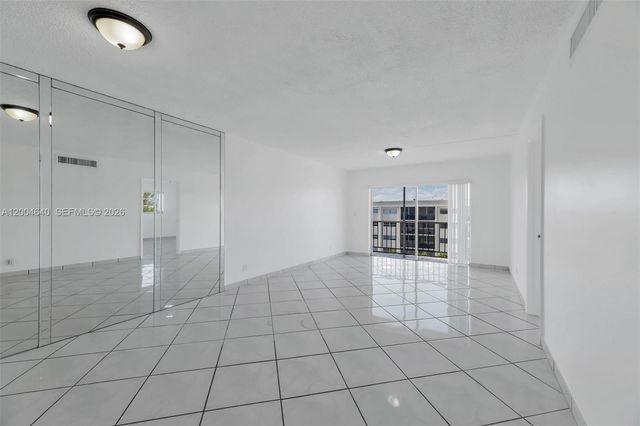 220 SW 9th Ave 501, Hallandale Beach, FL 33009