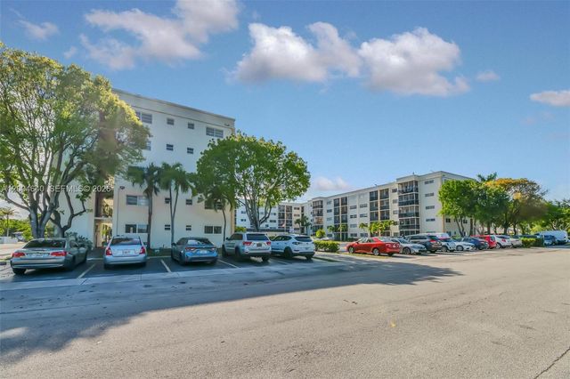 220 SW 9th Ave 501, Hallandale Beach, FL 33009