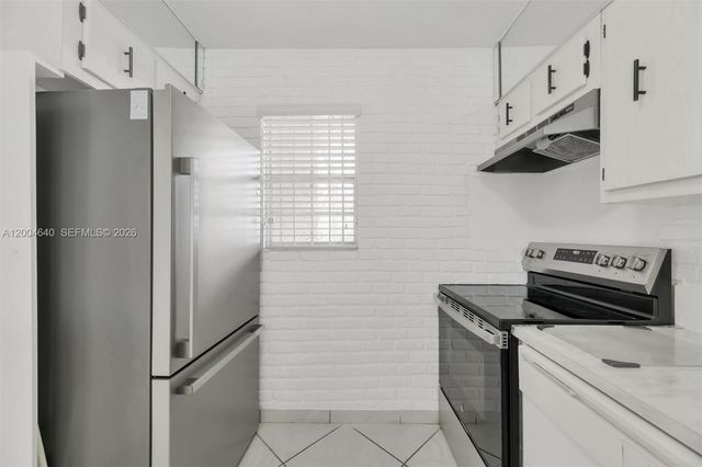 220 SW 9th Ave 501, Hallandale Beach, FL 33009