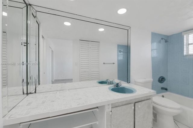 220 SW 9th Ave 501, Hallandale Beach, FL 33009