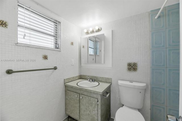 220 SW 9th Ave 501, Hallandale Beach, FL 33009