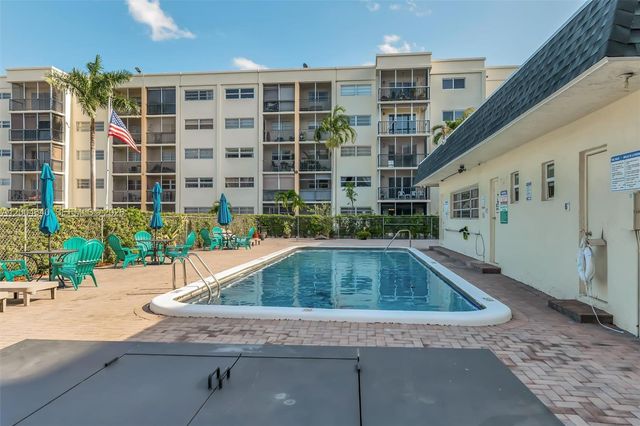 220 SW 9th Ave 501, Hallandale Beach, FL 33009