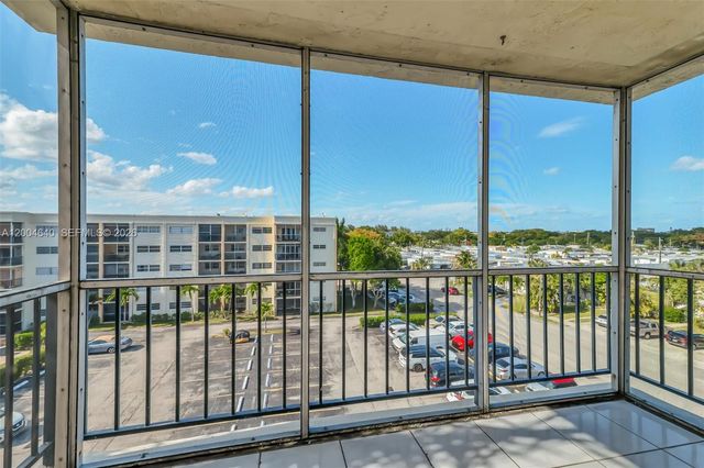 220 SW 9th Ave 501, Hallandale Beach, FL 33009