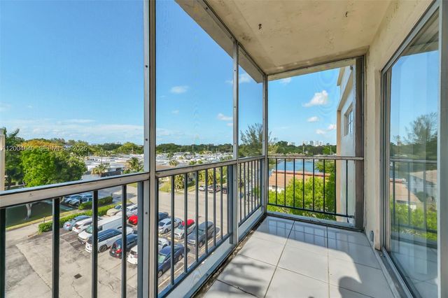 220 SW 9th Ave 501, Hallandale Beach, FL 33009