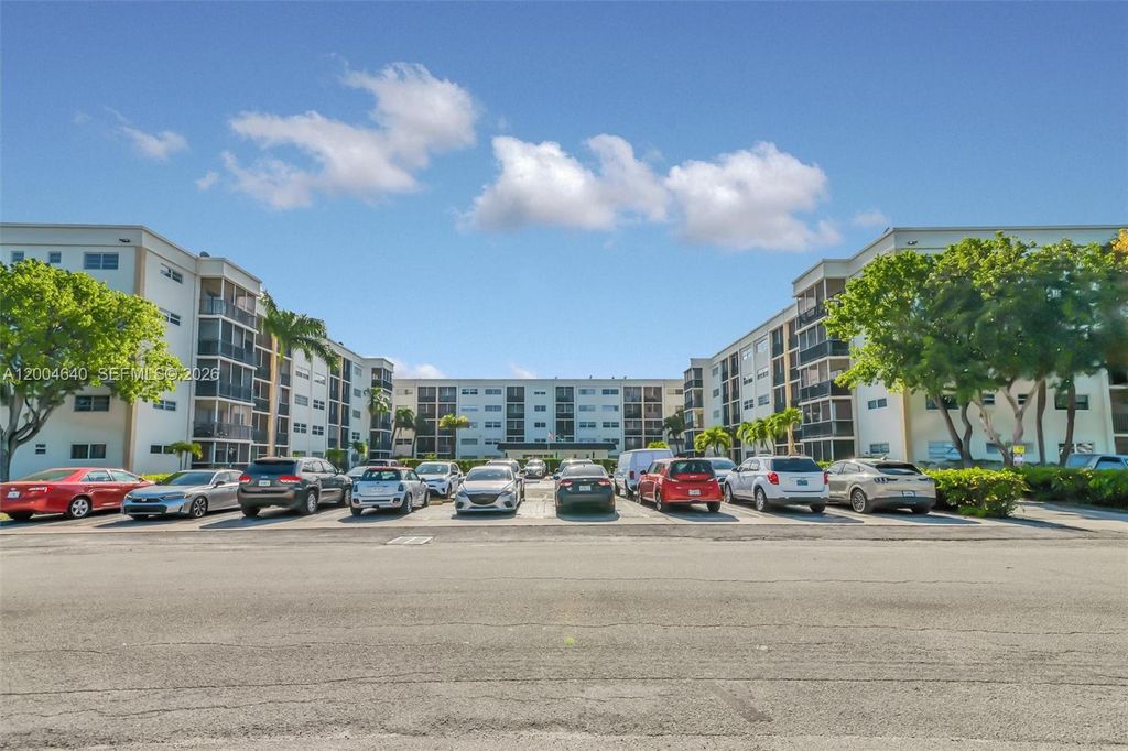 220 SW 9th Ave 501, Hallandale Beach, FL 33009