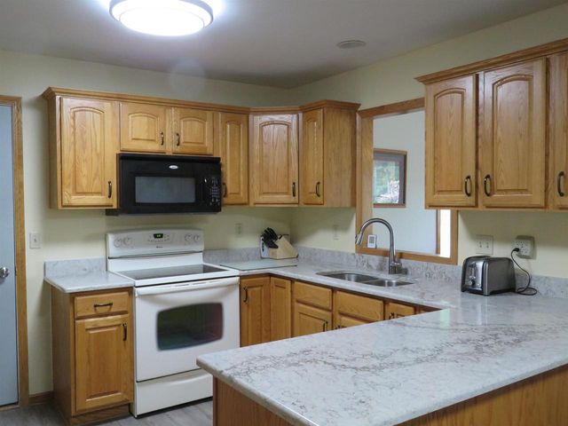 103 We Go Trail, Fox Lake, WI 53933