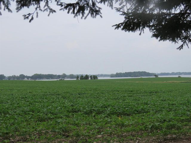 103 We Go Trail, Fox Lake, WI 53933