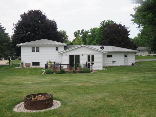 103 We Go Trail, Fox Lake, WI 53933