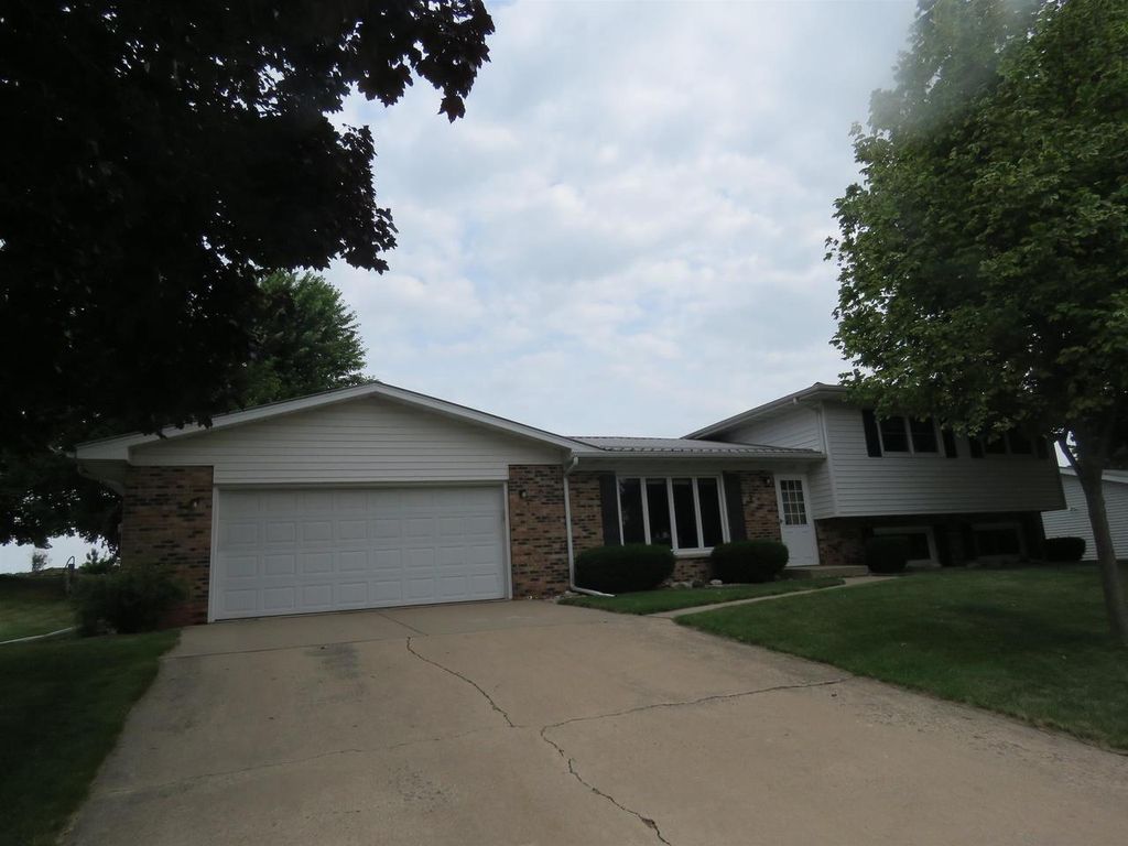 103 We Go Trail, Fox Lake, WI 53933